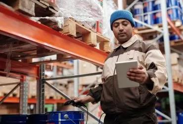 How IoT is revolutionizing e-commerce warehouses 54