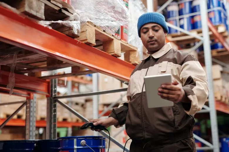 How IoT is revolutionizing e-commerce warehouses 49